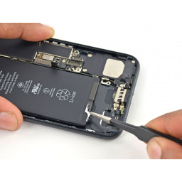 Замена батареи iPhone 7