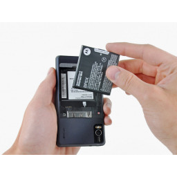 Замена батареи Motorola Droid 2
