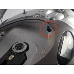 Замена защелки крышки компакт-диска Memorex 2Xtreme MP3830-01