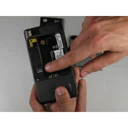 Motorola Droid X Замена заднего корпуса Motorola Droid X